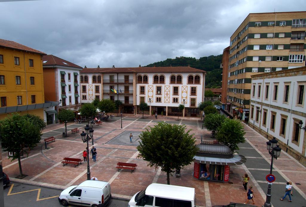 Pension Plaza Del Ayuntamiento Hotel Cangas de Onis Exterior photo