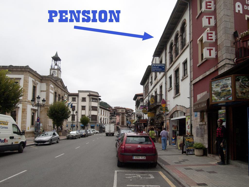 Pension Plaza Del Ayuntamiento Hotel Cangas de Onis Exterior photo